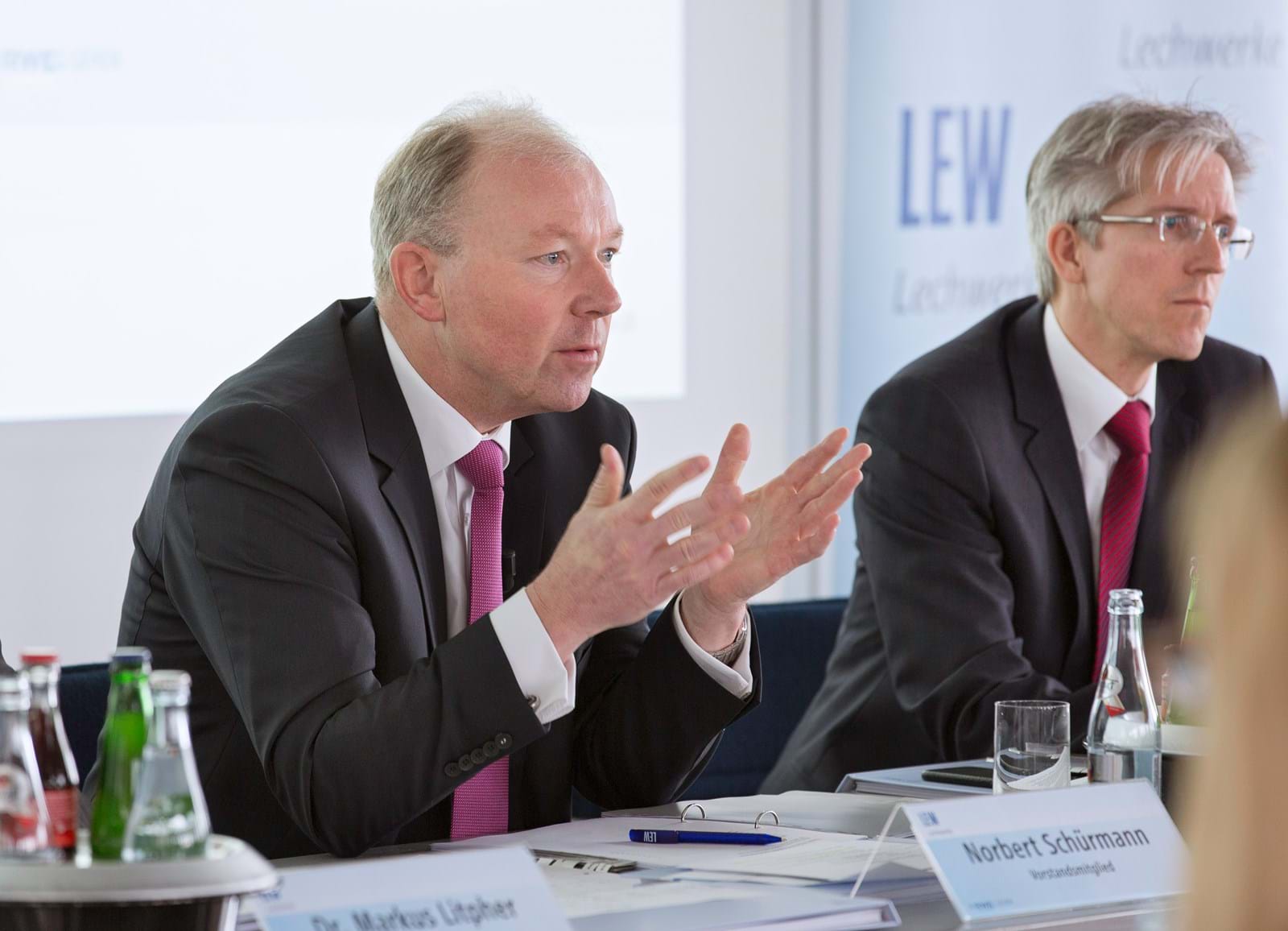 LEW-Vorstand Norbert Schürmann berichtet über das Geschäftsjahr 2015.