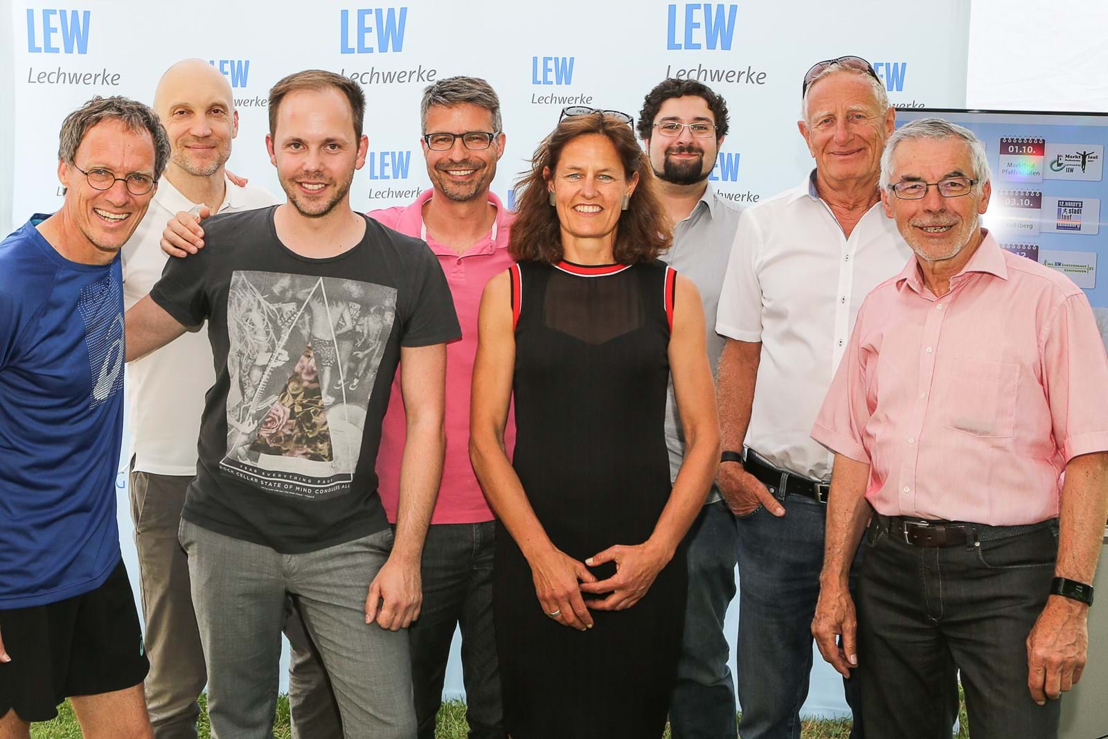 Dr. Thomas Renz, Leiter Kommunikation bei LEW (2.v.l.), stellte zusammen mit Olympiasieger Dieter Baumann (links) und den Organisatoren aller sechs beteiligten Events die Lauftour 2017 vor.