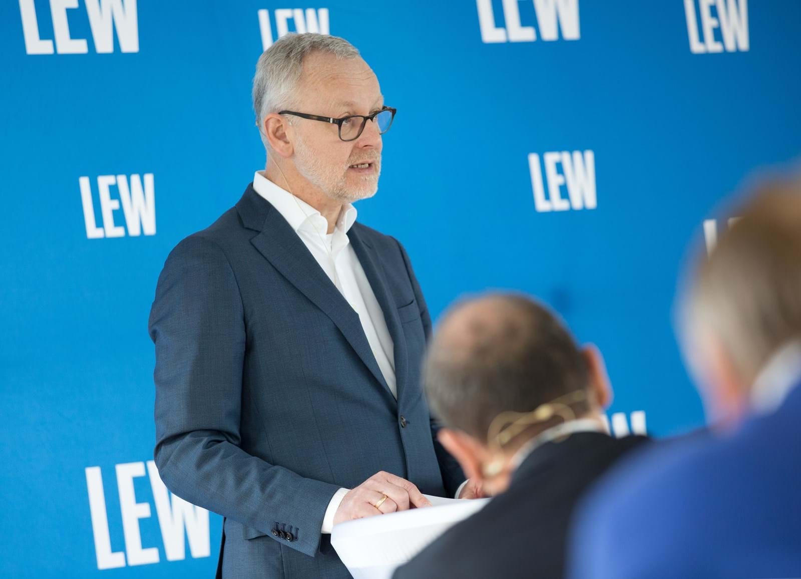 LEW-Vorstandsmitglied Dr. Markus Litpher sprach sich für eine Neugestaltung der Energiesteuern aus.