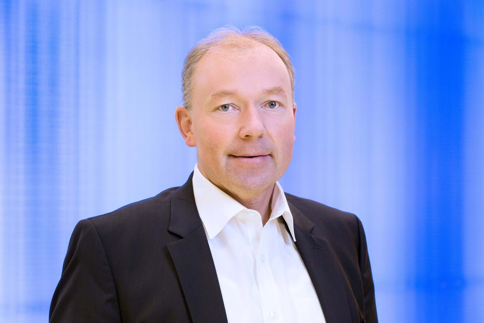 "Wir setzen durchgehend auf Glasfaser – bis ins Haus", sagt LEW-Vorstandsmitglied Norbert Schürmann.
