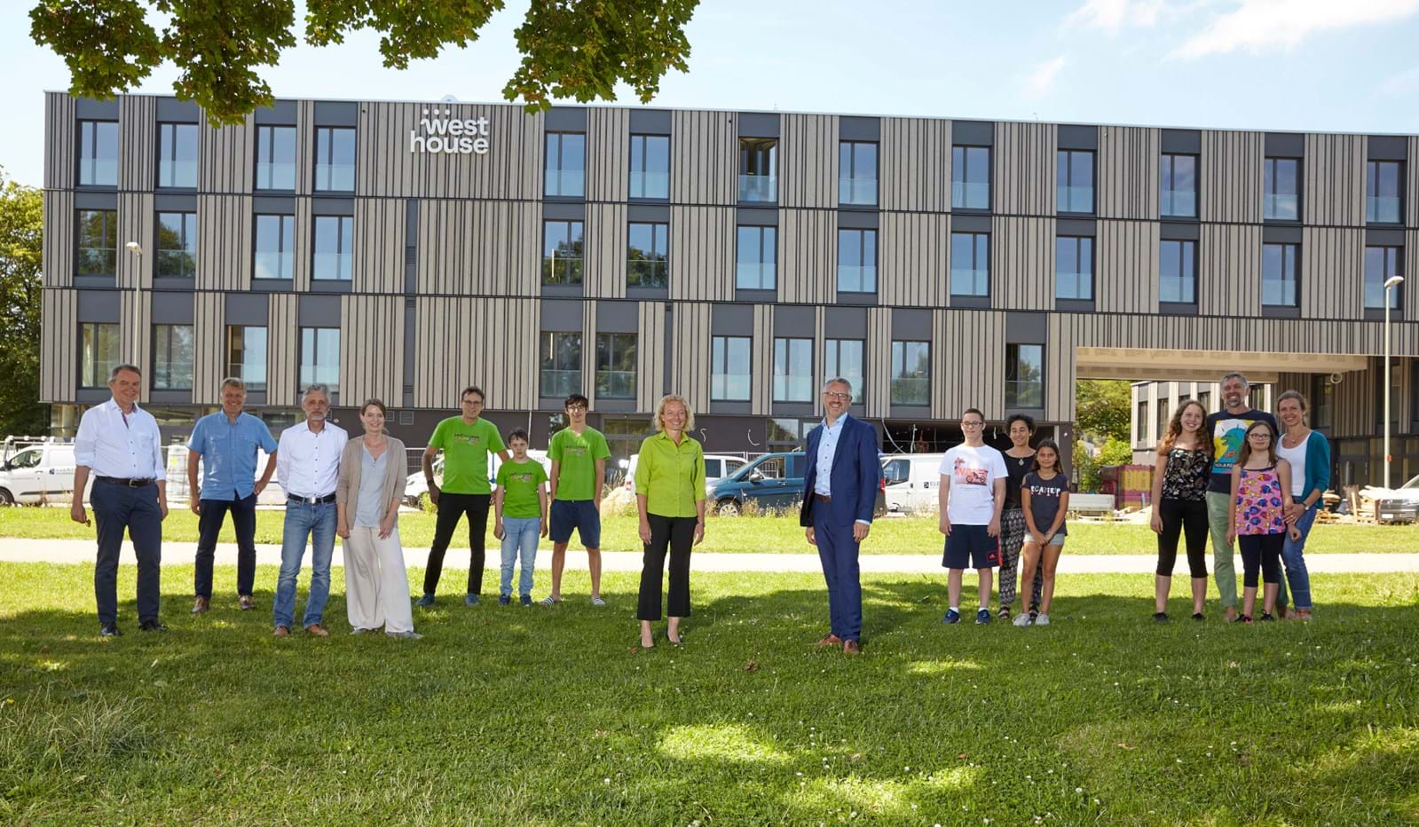 Verein einsmehr gewinnt bei LEW-Wettbewerb Photovoltaik-Anlage für Inklusionshotel in Augsburg-Kriegshaber.