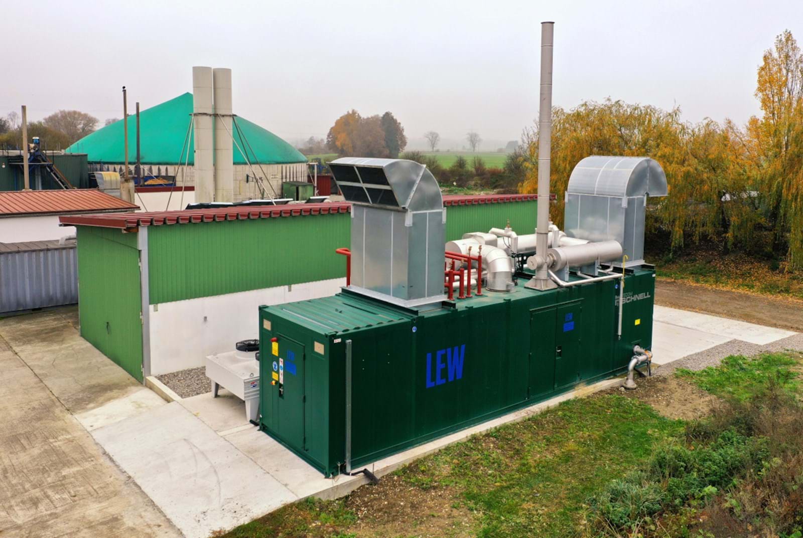 Der landwirtschaftliche Betrieb betreibt seit dem Jahr 2009 eine Biogasanlage, an die bereits drei Blockheizkraftwerke gekoppelt sind. Das neu installierte vierte BHKW nutzt das Unternehmen ausschließlich dazu, die Stromproduktion zeitlich zu flexibilisieren. 