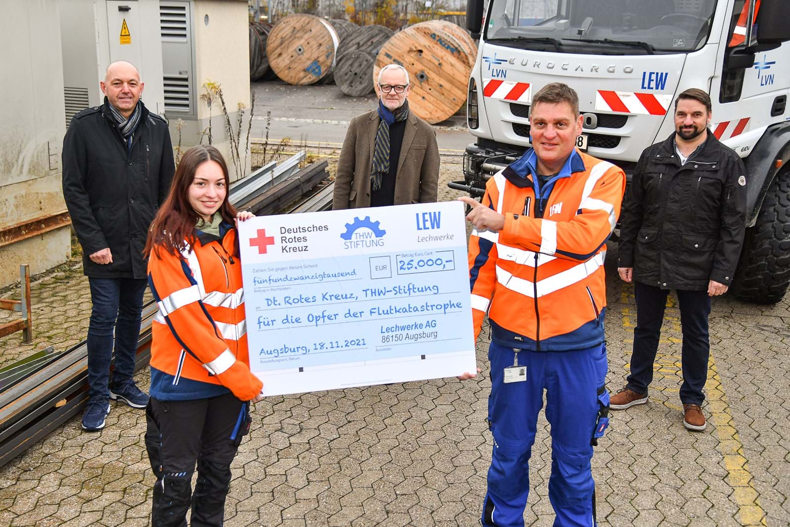 25.000 Euro Spende der LEW-Gruppe an THW und DRK für Bewältigung Flutfolgen